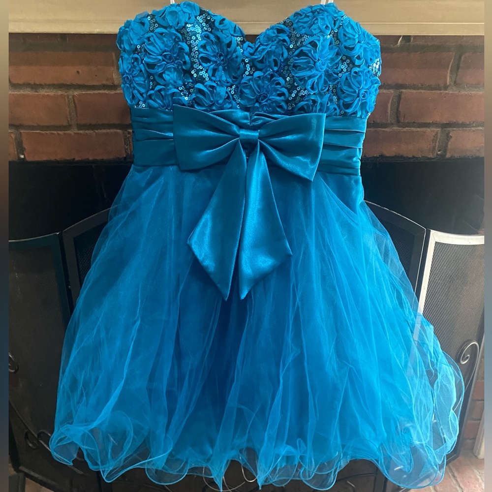 Elegant Blue Dress with Bow